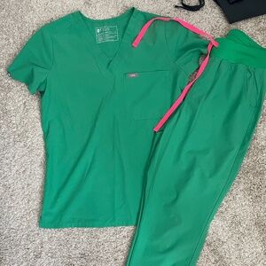 Figs scrubs/Top & jogger bottoms